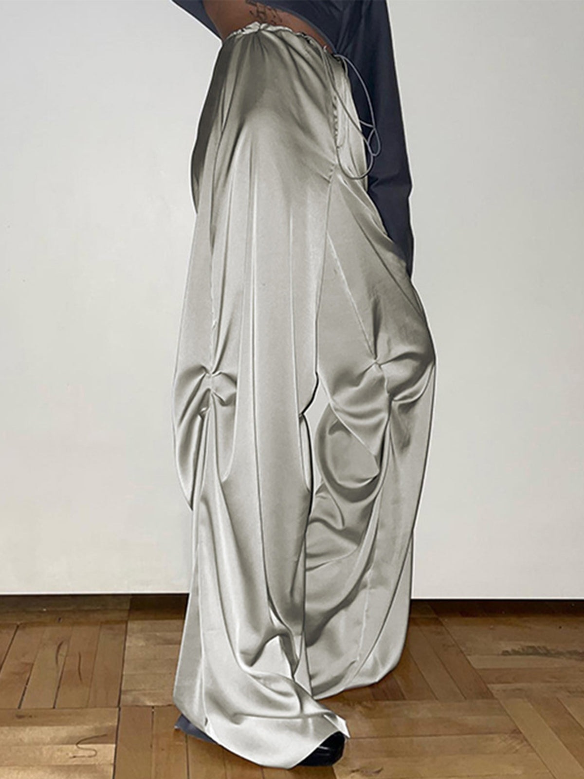 Pantalon large en satin surdimensionné