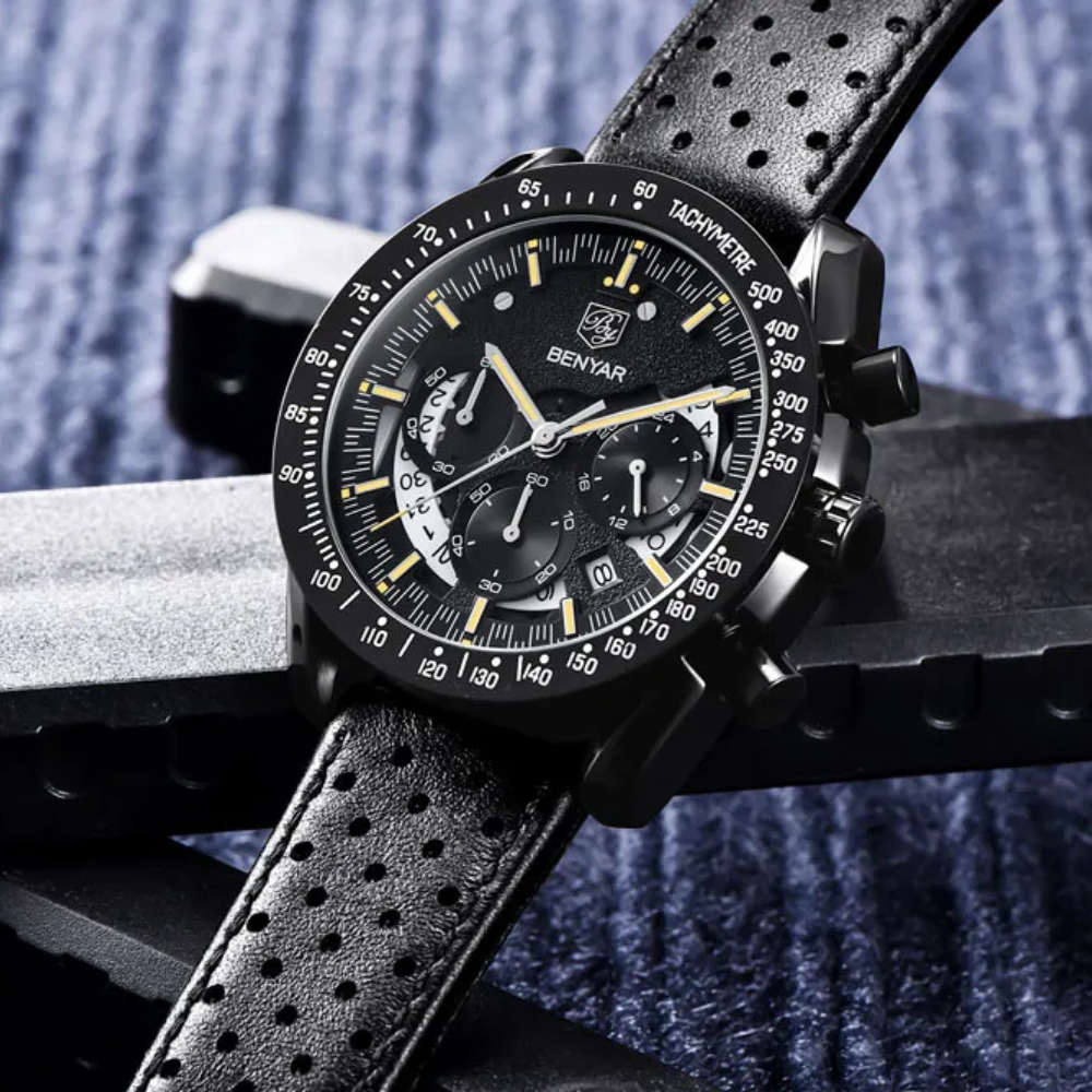 Crimson Tide | Elegant Quartz Timepiece
